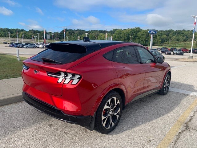 2021 Ford Mustang Mach-E Premium photo 3
