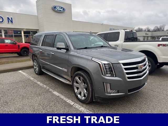 2018 Cadillac Escalade ESV Luxury's photo