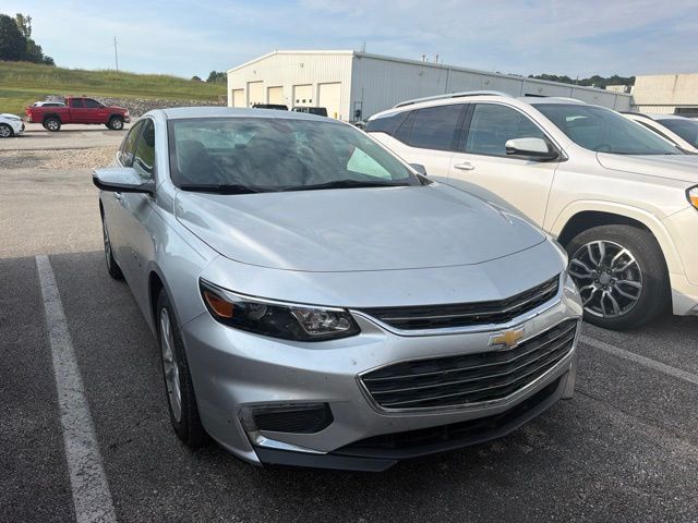 Used 2018 Chevrolet Malibu 1LT with VIN 1G1ZD5ST7JF211400 for sale in Bedford, IN