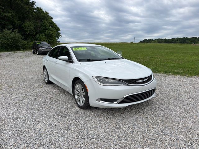 2015 Chrysler 200 Limited's photo