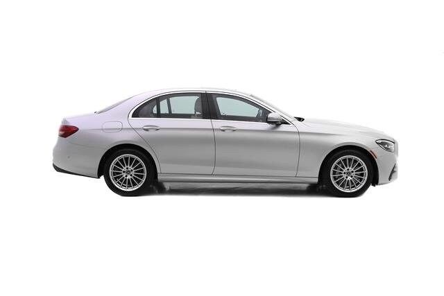 2022 Mercedes Benz E 450 photo 4