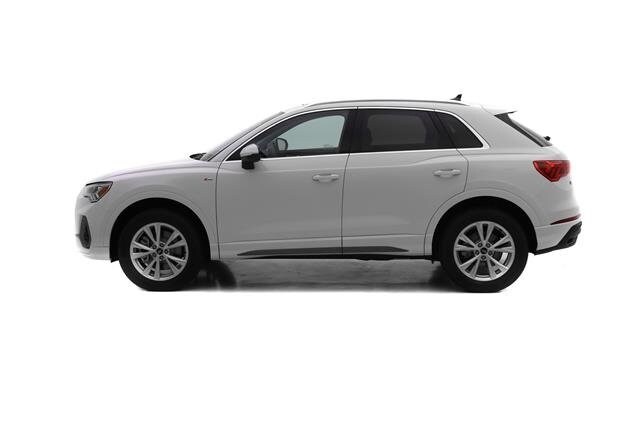2025 Audi Q3 45 TFSI S line Premium photo 3