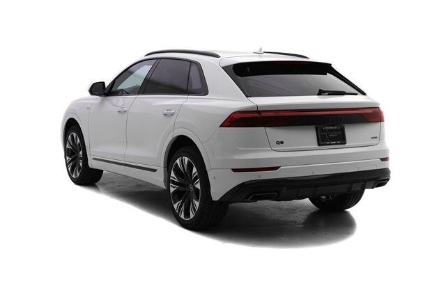 2025 Audi Q8 55 Premium Plus photo 4