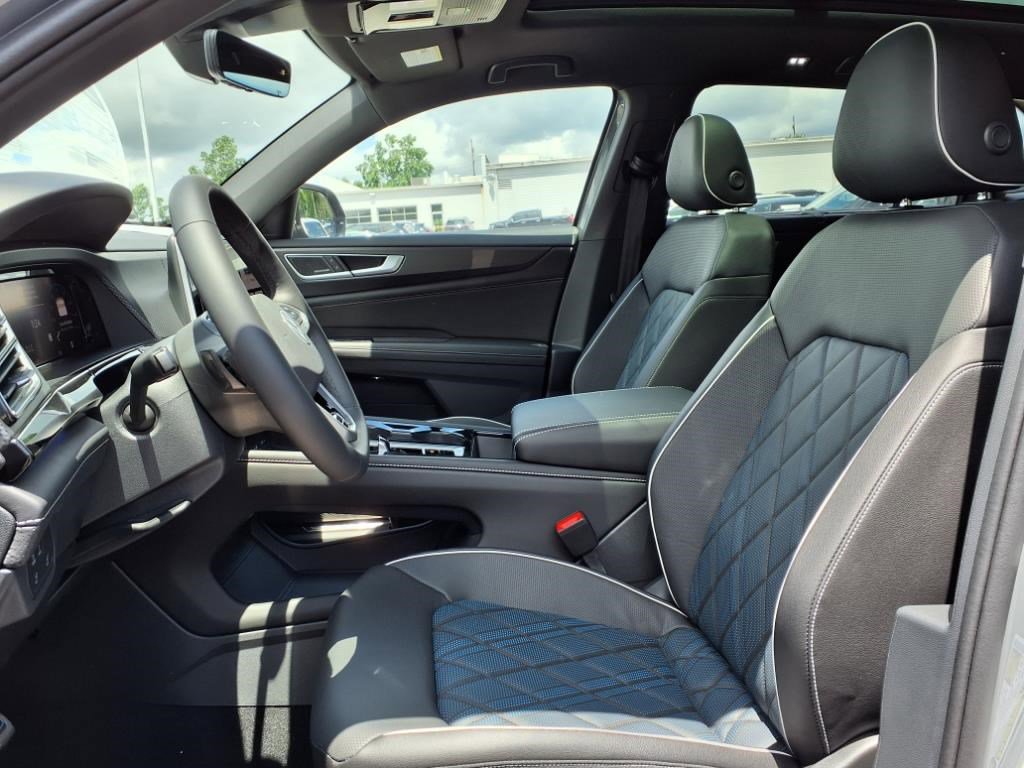 2025 Volkswagen Atlas Cross Sport SEL Premium R-LINE - Photo 11