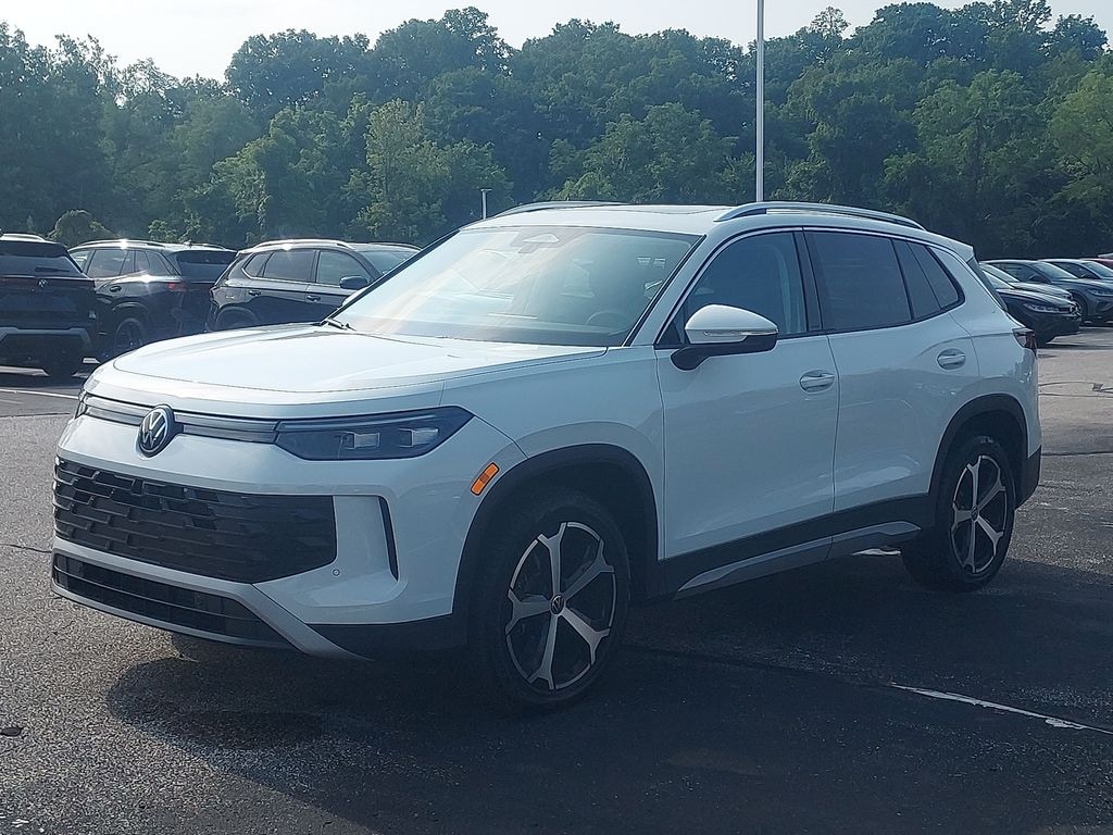 Certified 2025 Volkswagen Tiguan 2.0T SE SUV