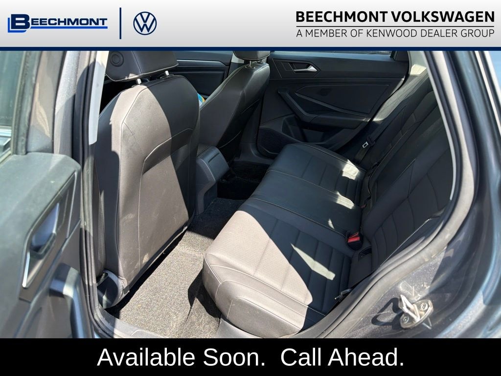 Used 2024 Volkswagen Jetta 1.5T SE Sedan