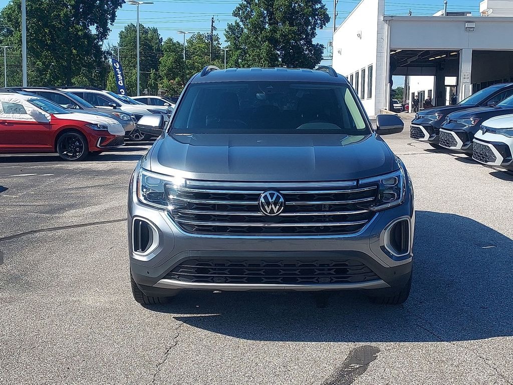 Certified 2025 Volkswagen Atlas 2.0T SE w/Technology SUV