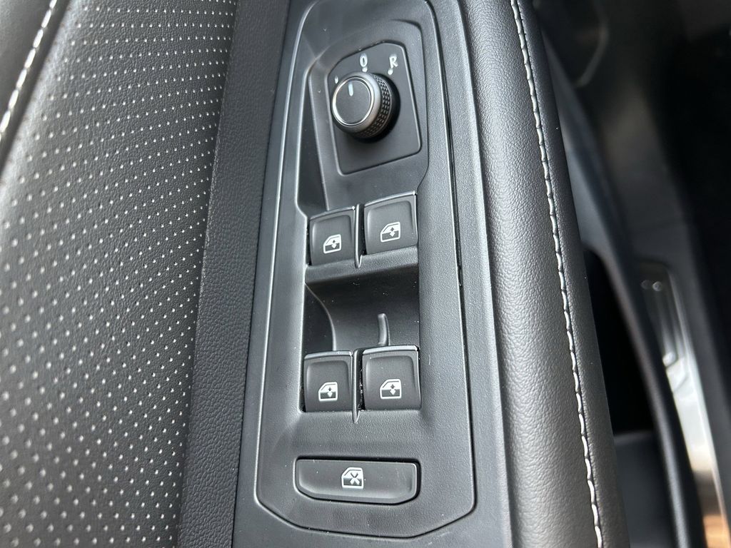 2026 Volkswagen Atlas SE w/Tech - Photo 15