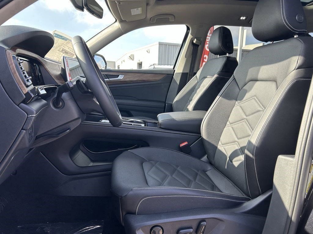 2026 Volkswagen Atlas SE w/Tech - Photo 23