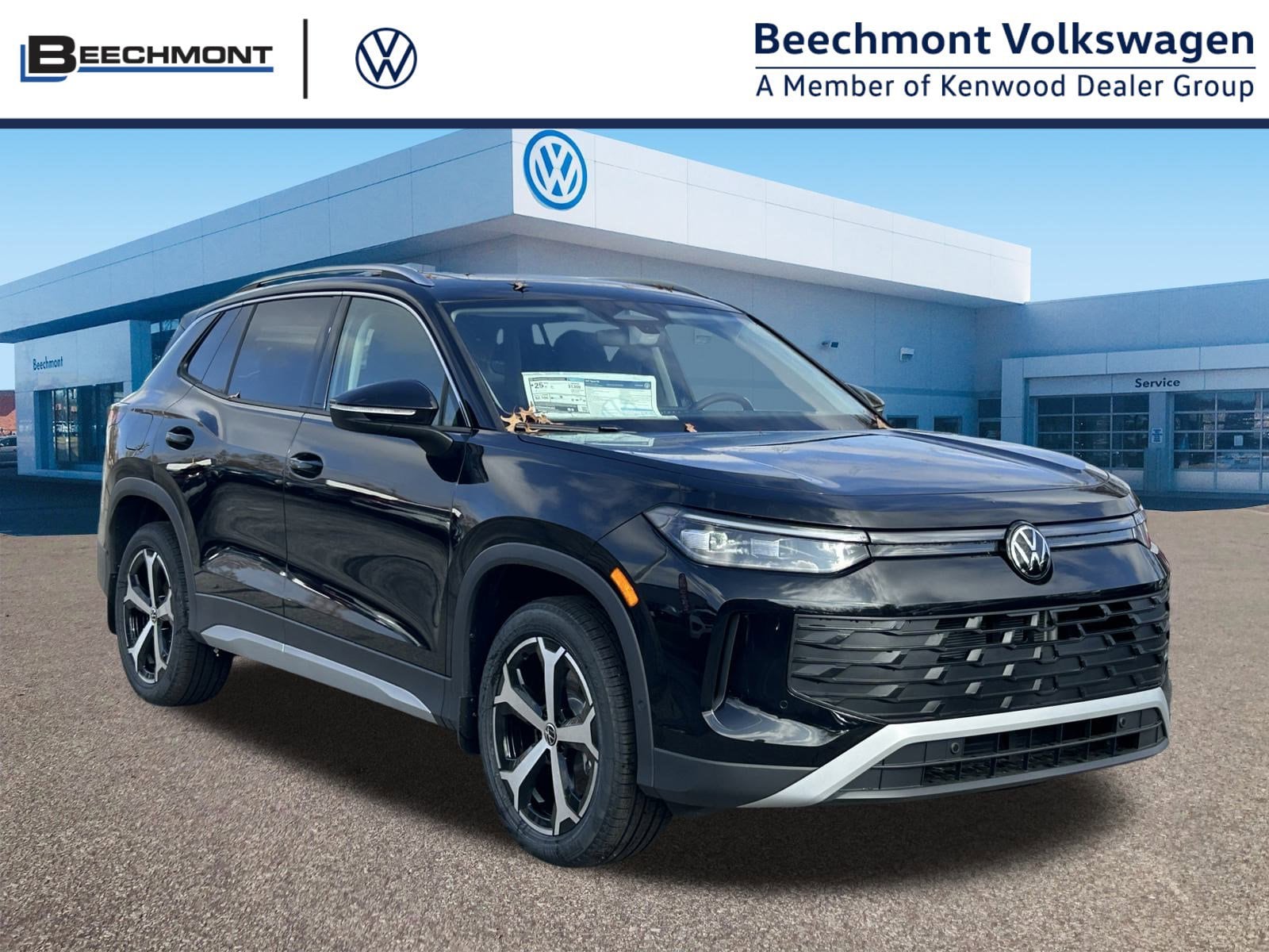 2025 Volkswagen Tiguan SE's photo