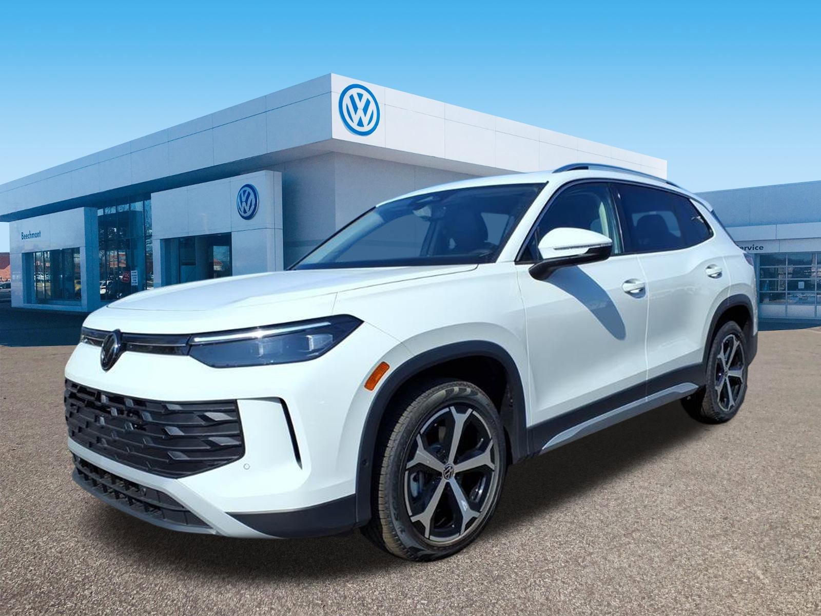 2025 Volkswagen Tiguan SE photo 2