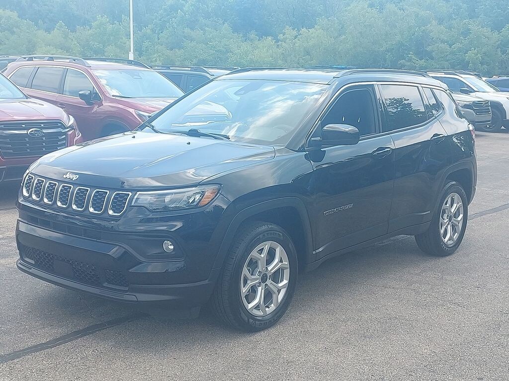 Used 2025 Jeep Compass Latitude SUV