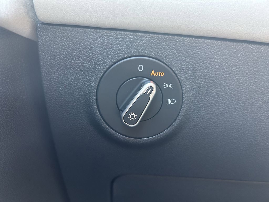 2026 Volkswagen Taos SE - Photo 14