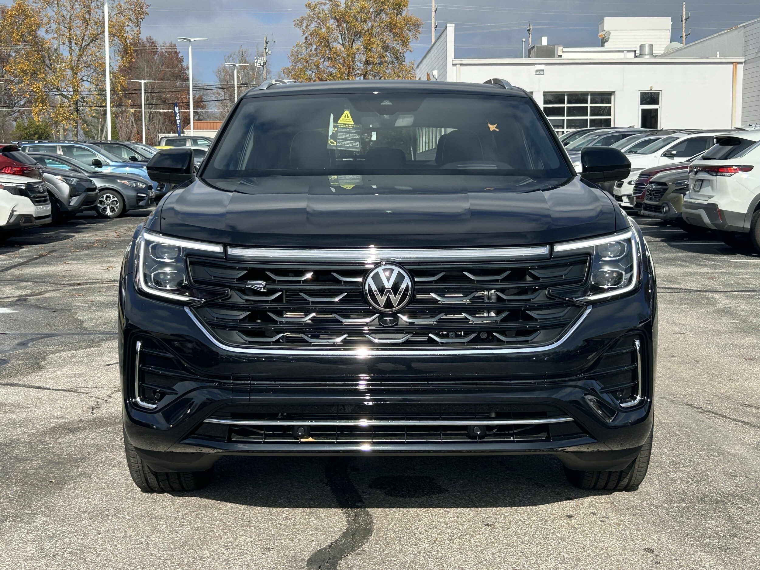 2026 Volkswagen Atlas Cross Sport SEL Premium R-Line photo 2
