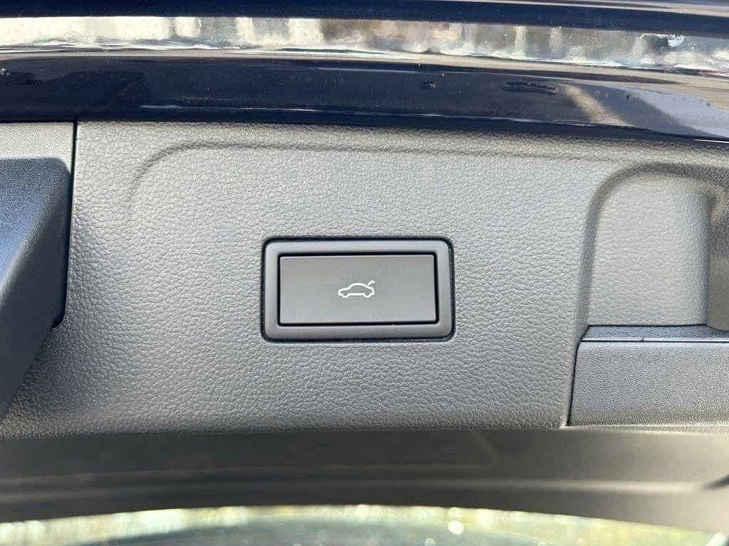 2026 Volkswagen Atlas SE w/Tech - Photo 30