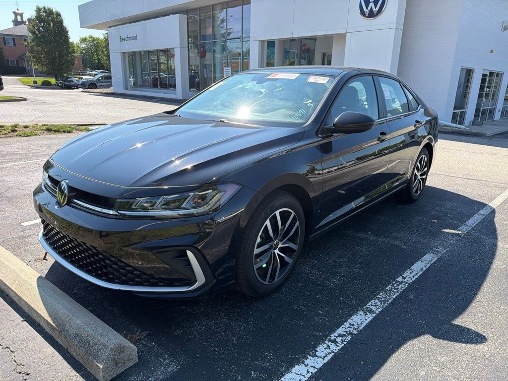 Used 2025 Volkswagen Jetta 1.5T SE Sedan