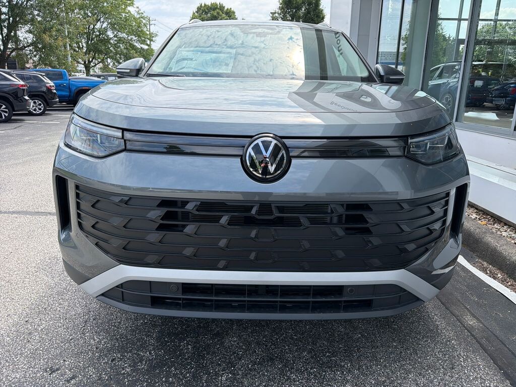 New 2026 Volkswagen Tiguan 2.0T SE SUV