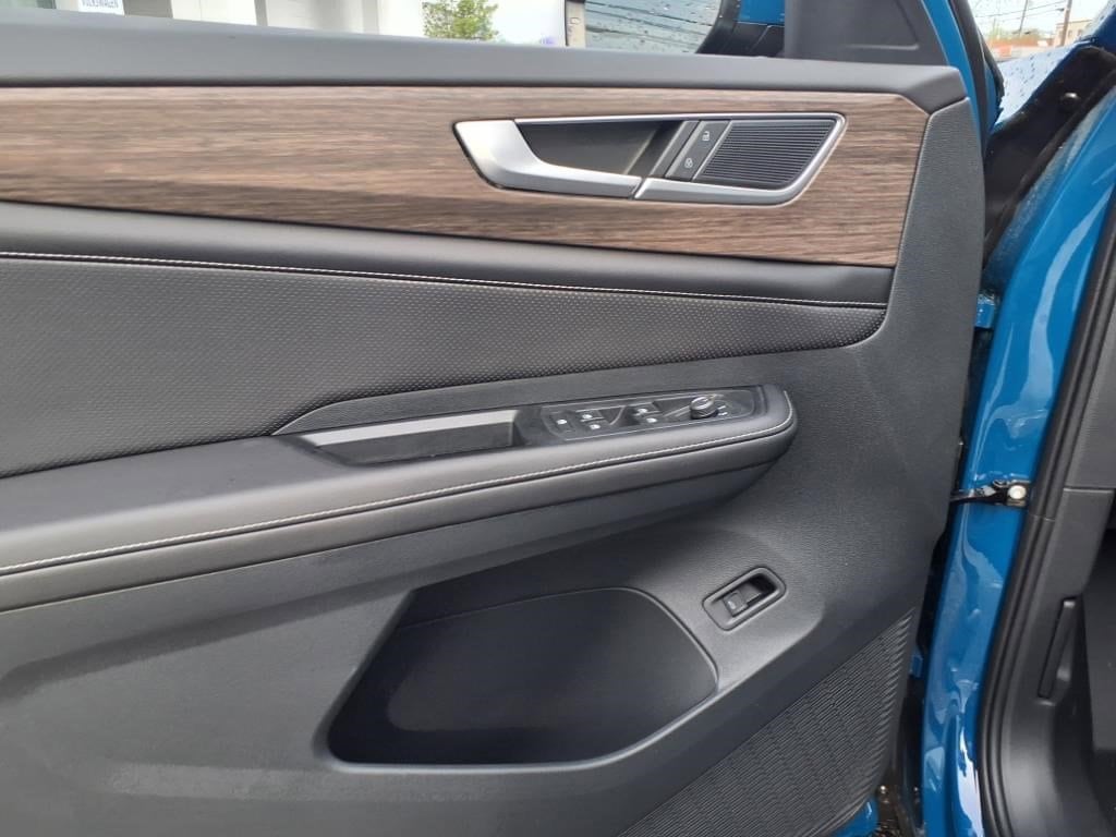 2025 Volkswagen Atlas SEL - Photo 11