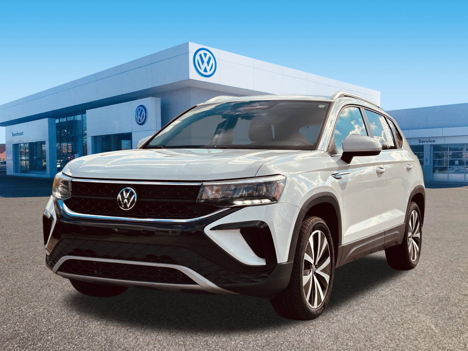 2024 Volkswagen Taos SE photo 2