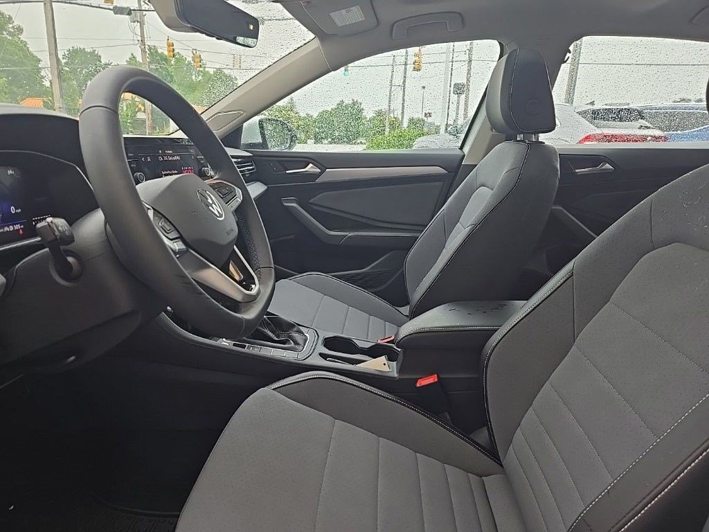 2026 Volkswagen Jetta SE - Photo 6