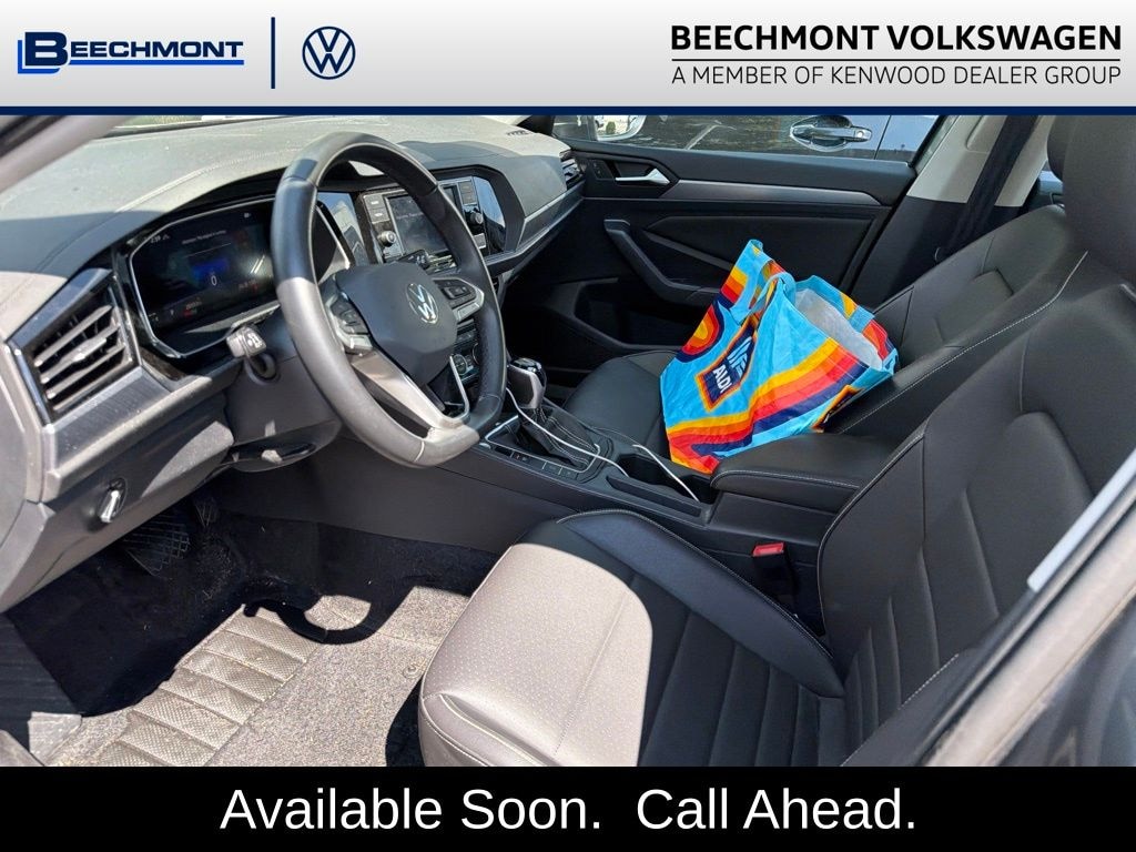 Used 2024 Volkswagen Jetta 1.5T SE Sedan
