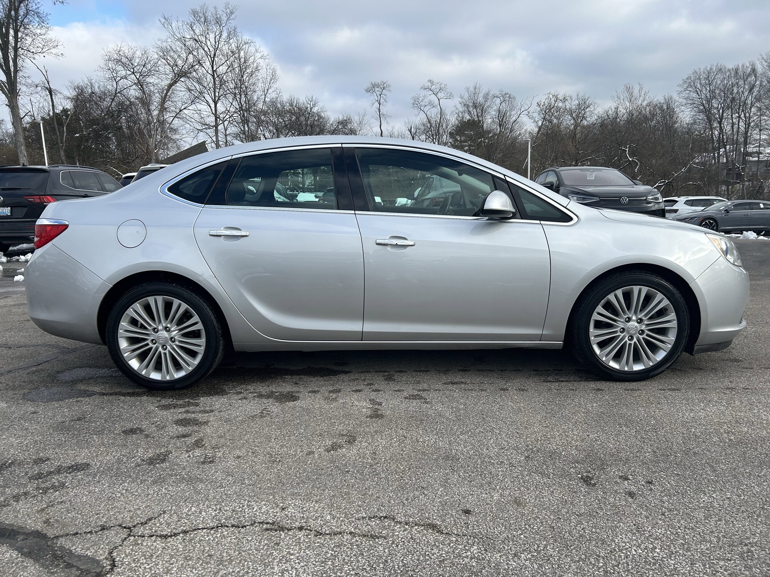 2013 Buick Verano Base photo 3