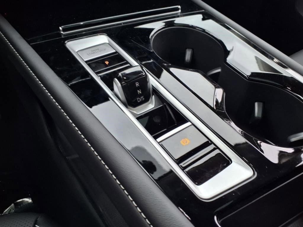 2025 Volkswagen Atlas SEL - Photo 20
