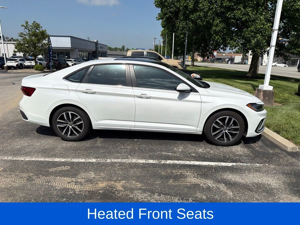 Used 2025 Volkswagen Jetta 1.5T SE Sedan