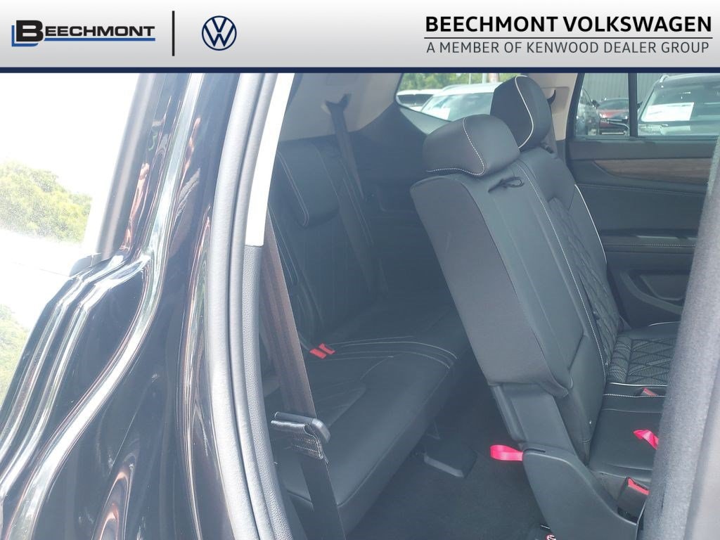 2025 Volkswagen Atlas SEL Premium R-Line - Photo 32