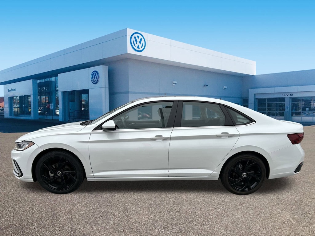 Used 2025 Volkswagen Jetta 1.5T SE Sedan