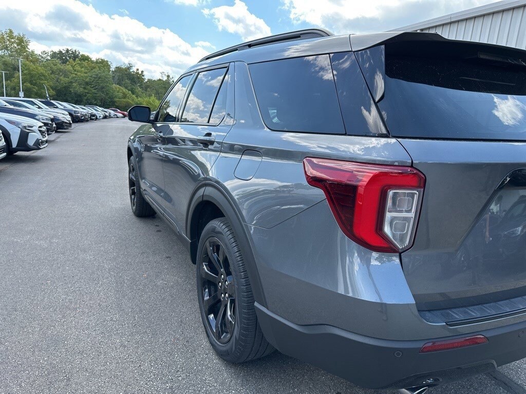 2023 Ford Explorer ST-Line photo 4