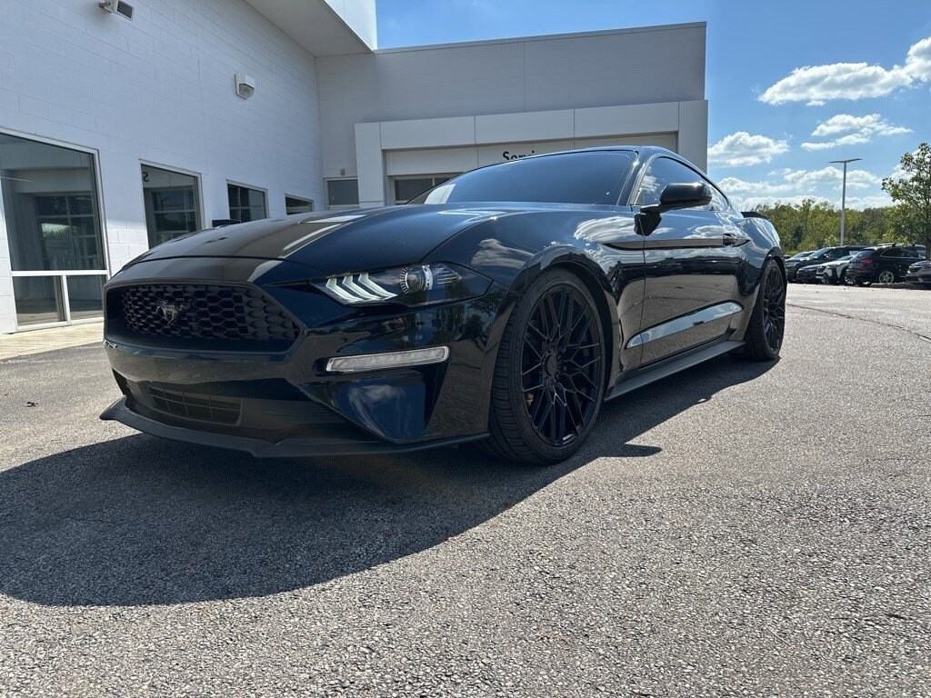 2020 Ford Mustang EcoBoost photo 4