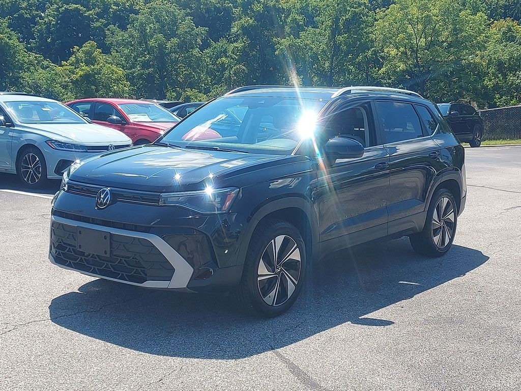 Certified 2025 Volkswagen Taos 1.5T SE SUV