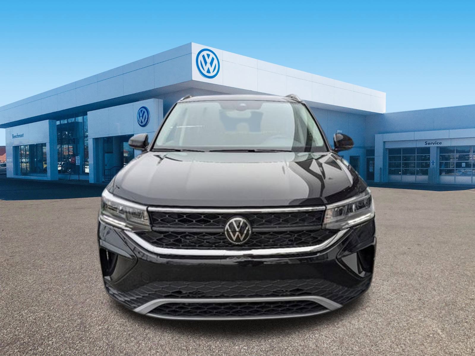 2024 Volkswagen Taos SE photo 2