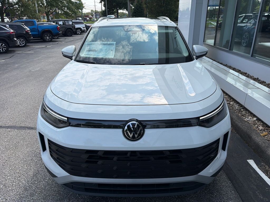 New 2026 Volkswagen Tiguan 2.0T SE SUV