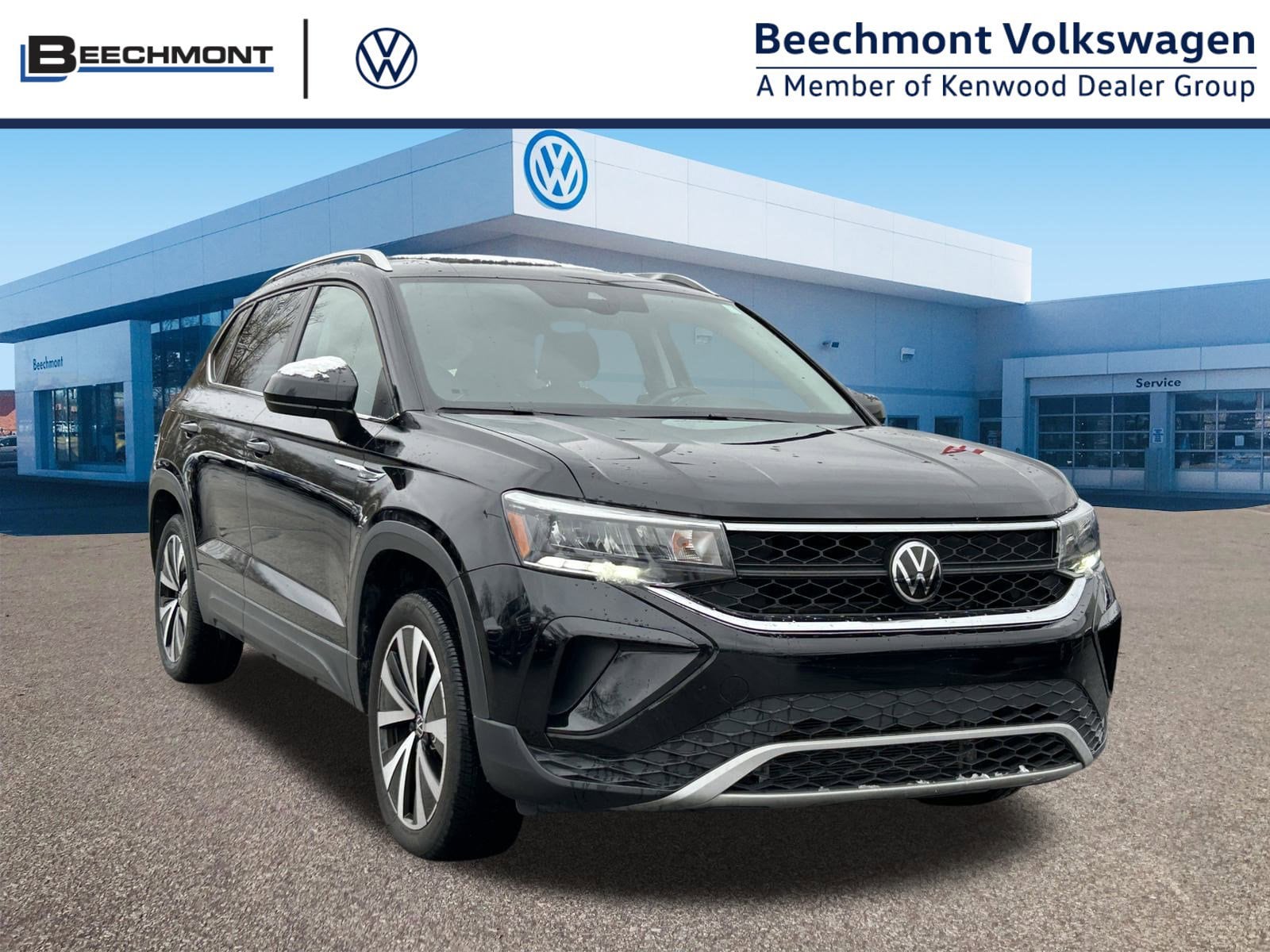 2024 Volkswagen Taos SE's photo