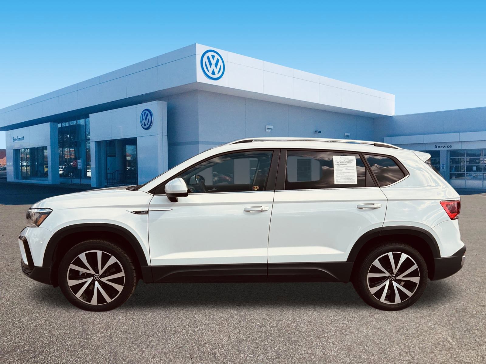 2024 Volkswagen Taos SE photo 3
