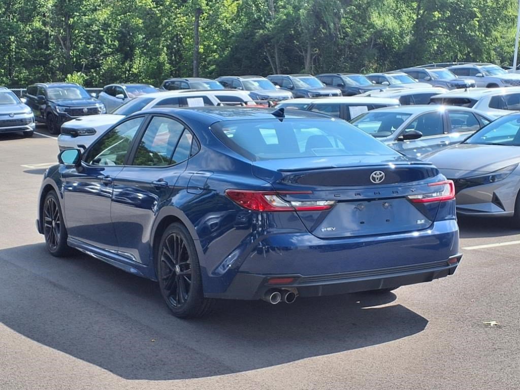 2025 Toyota Camry SE photo 3