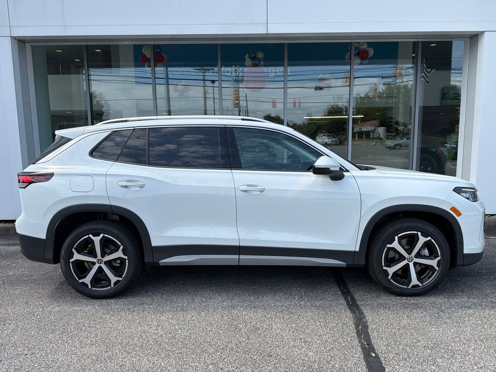 New 2026 Volkswagen Tiguan 2.0T SE SUV