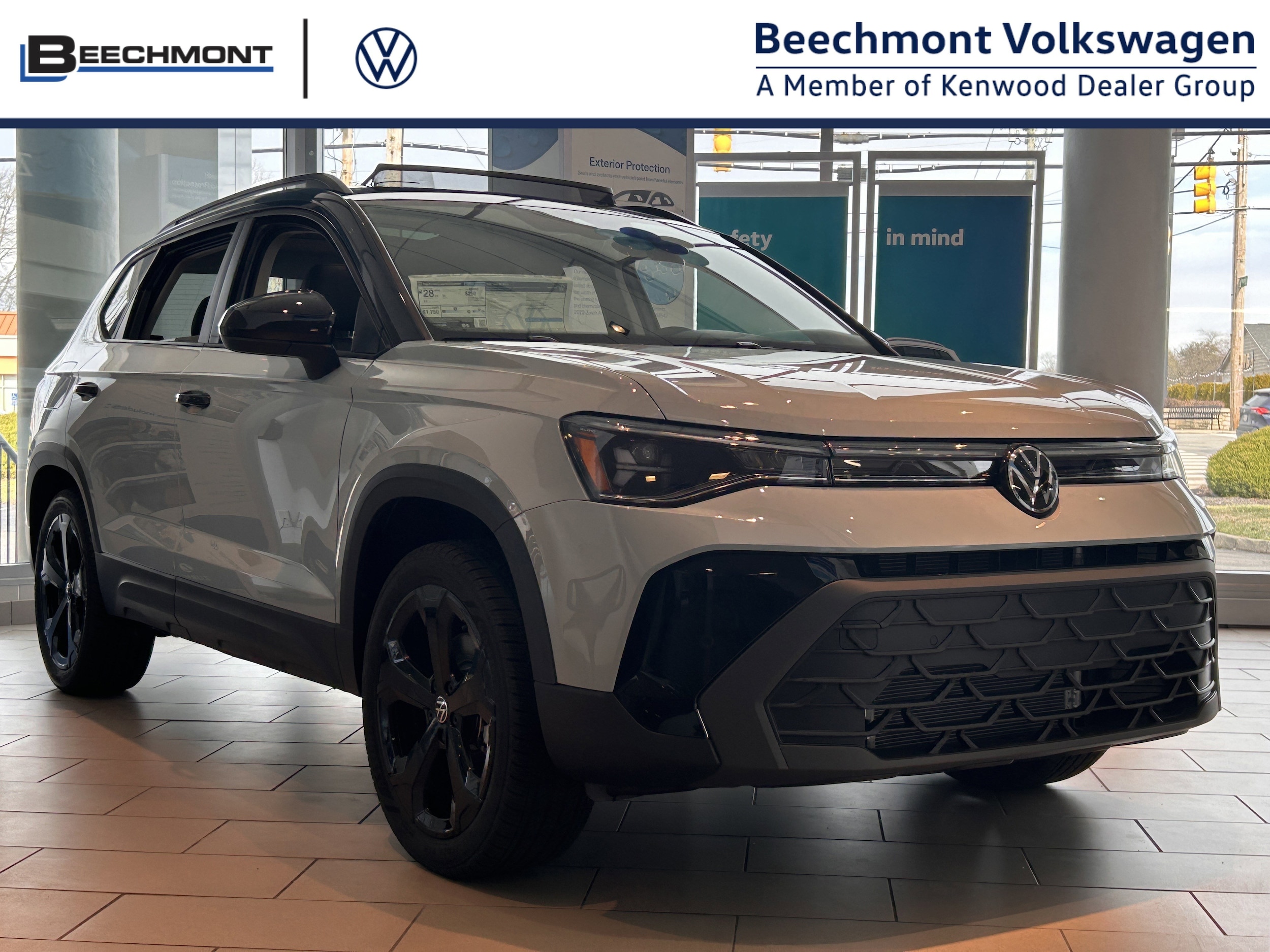 2026 Volkswagen Taos SE Black's photo