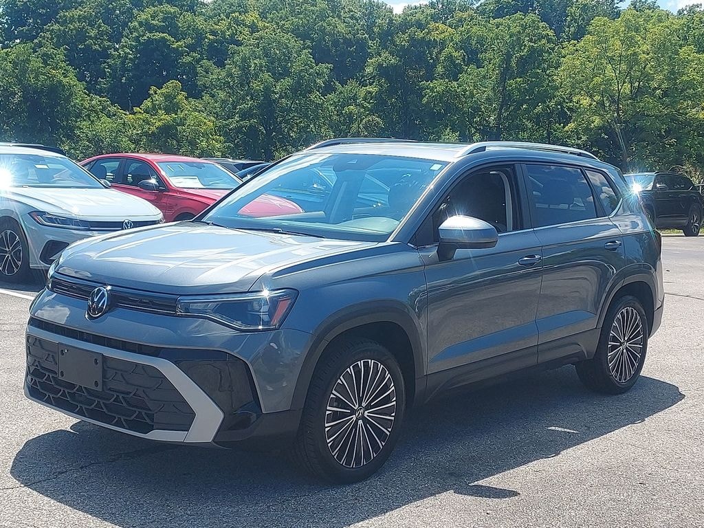 Certified 2025 Volkswagen Taos 1.5T SE SUV