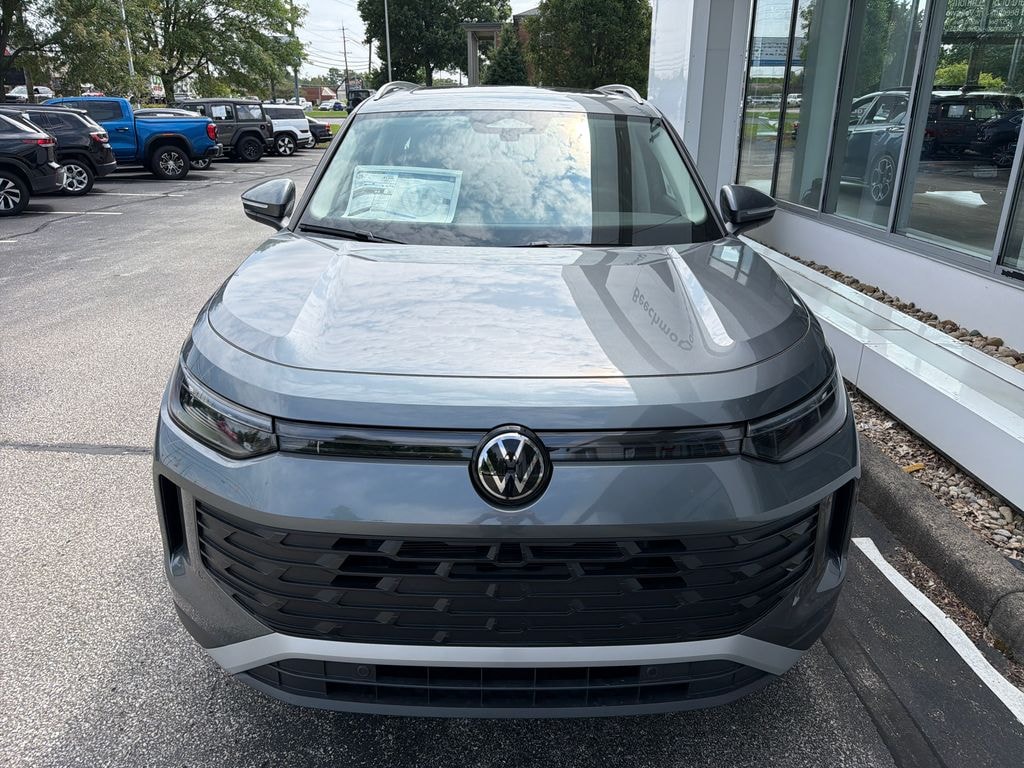 New 2026 Volkswagen Tiguan 2.0T SE SUV