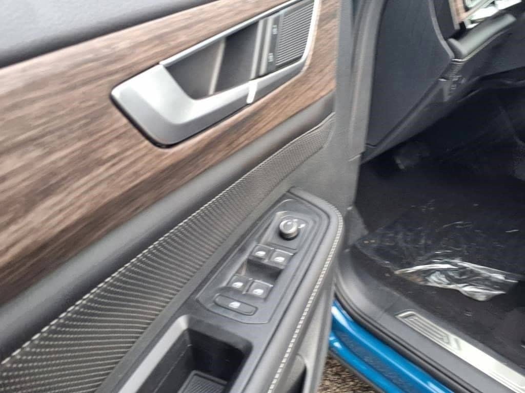 2025 Volkswagen Atlas SEL - Photo 12