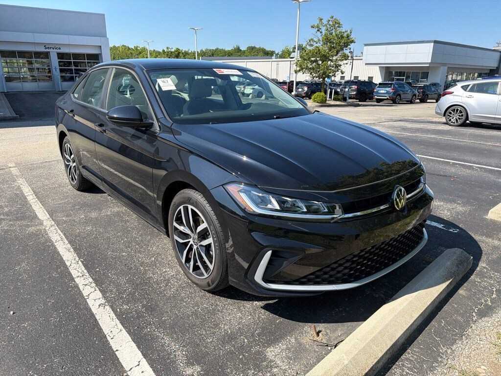 Used 2025 Volkswagen Jetta 1.5T SE Sedan