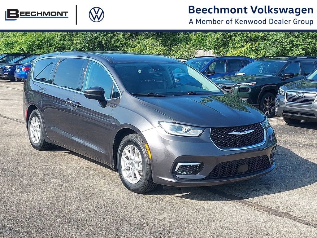 Used 2023 Chrysler Pacifica Touring L Van Passenger Van