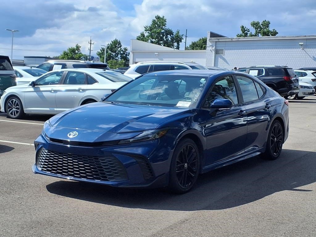 2025 Toyota Camry SE photo 2