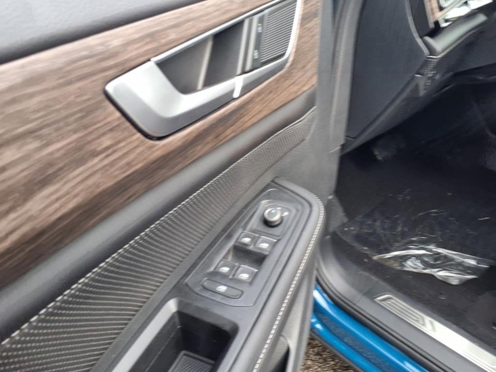 2025 Volkswagen Atlas SEL - Photo 12