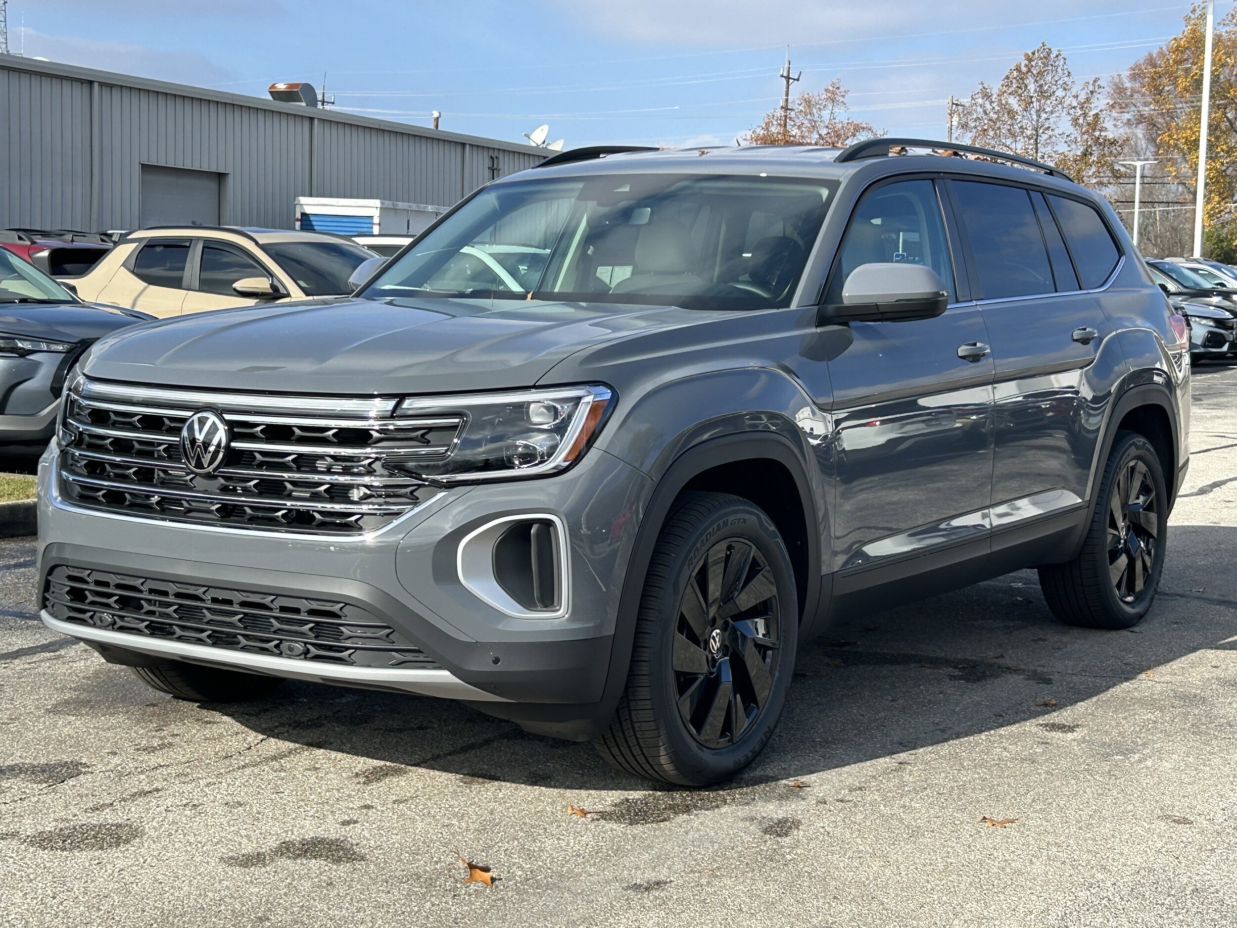 2026 Volkswagen Atlas SE Technology photo 2