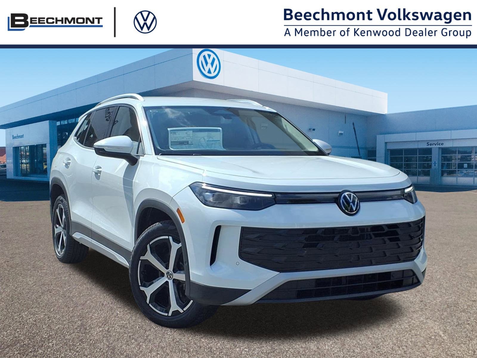 2025 Volkswagen Tiguan SE's photo