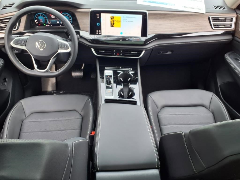 2025 Volkswagen Atlas SEL - Photo 9